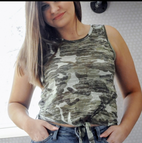 ♥️New boutique burnout came tie front tank - Picture 3 of 3